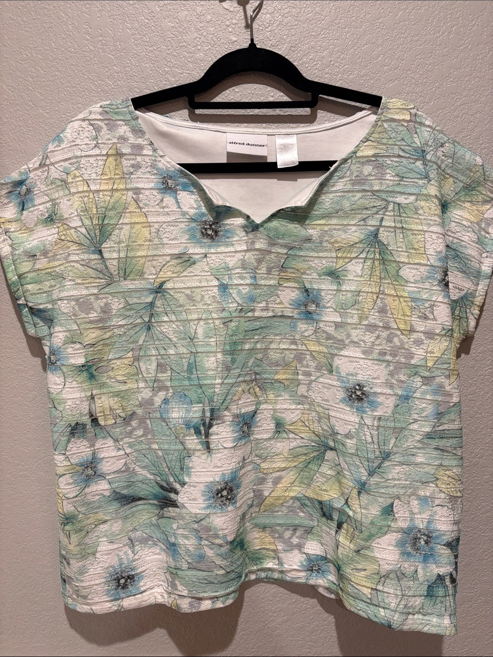 Alfred Dunner White Mint Floral Short Sleeve Top